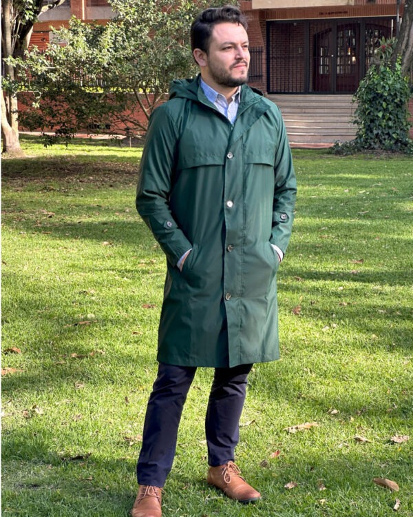 Abrigo/gabardina Corazza impermeable color verde tipo raincoat para hombre